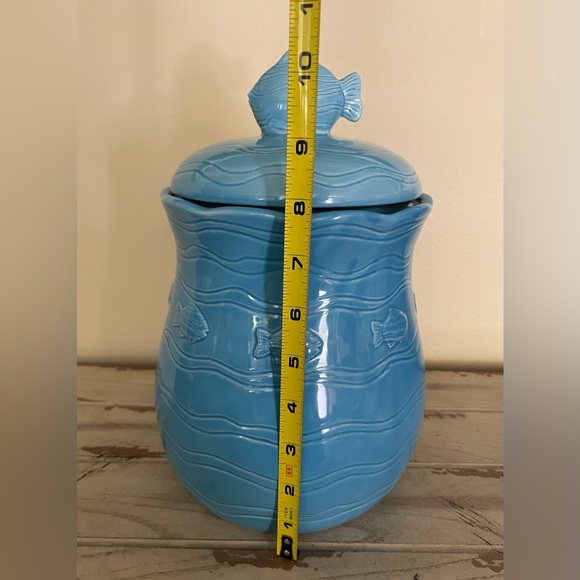 Young's Heartfelt Kitchen Creations Blue Fish Cookie Jar - Picture 8 of 9